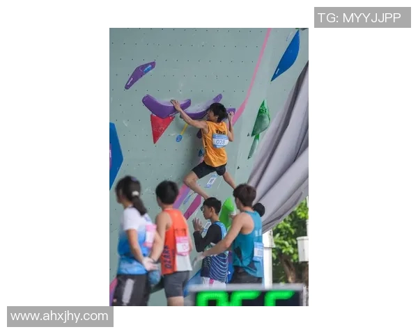 武汉攀岩队在世界攀岩锦标赛中以61分稳居积分榜首位 武汉攀岩队在世界攀岩锦标赛中以61分稳居积分榜首位