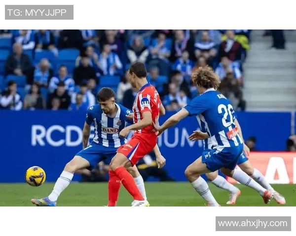 皇马2-1莱加内斯，卢卡斯戴帽领衔，马德里双雄豪取3分